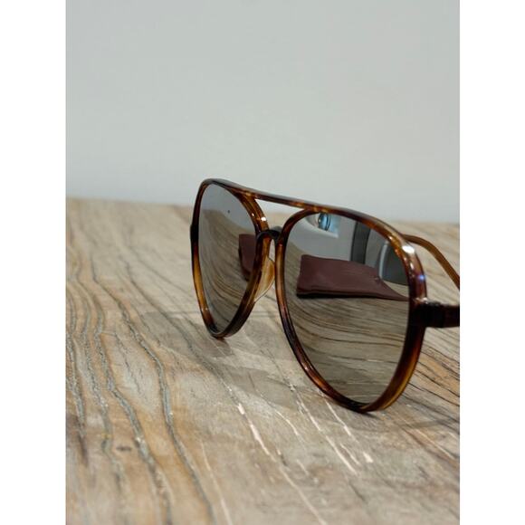 Vintage Made in Taiwan Aviator Sunglasses with Mirrored Glass Lenses - Picture 4 of 5
